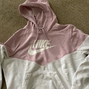 NIKE sweatshirt. SIZE XL.